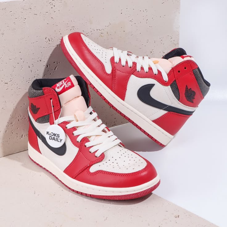 Air Jordan 1 High OG Chicago